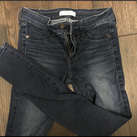 *2 for $20* Abercrombie & Fitch skinny jeans - Picture 1 of 2